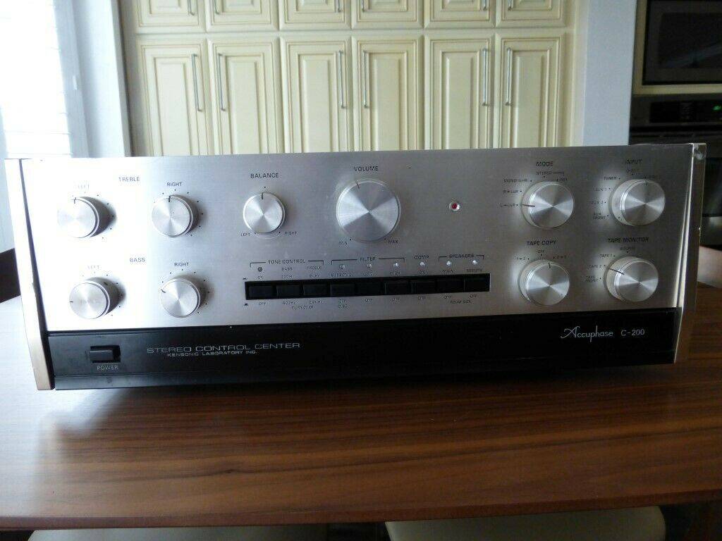 Accuphase C-200