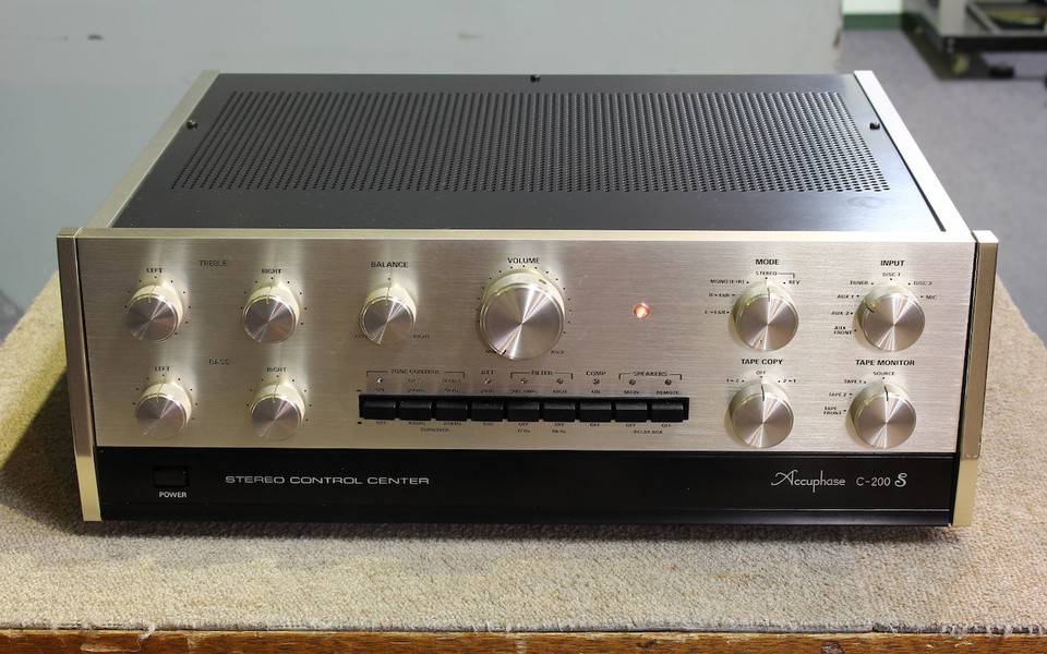 Accuphase C-200S