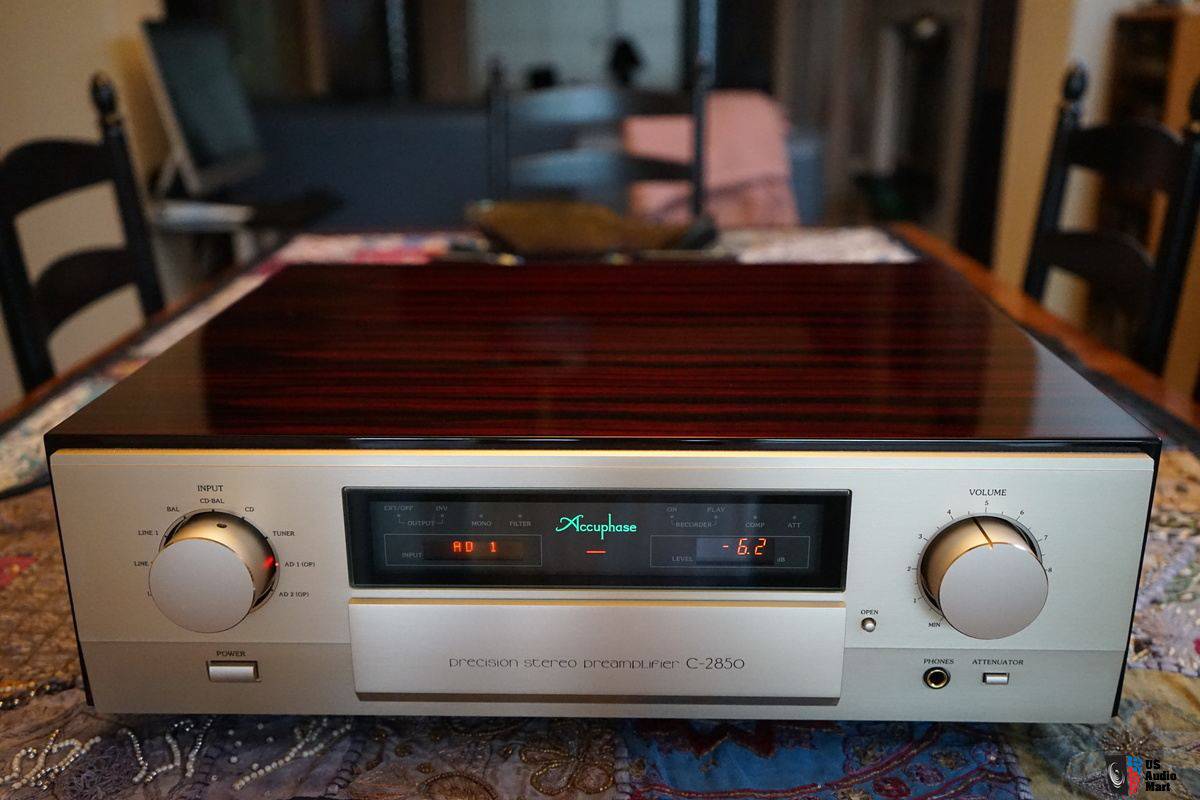 Accuphase C-2850