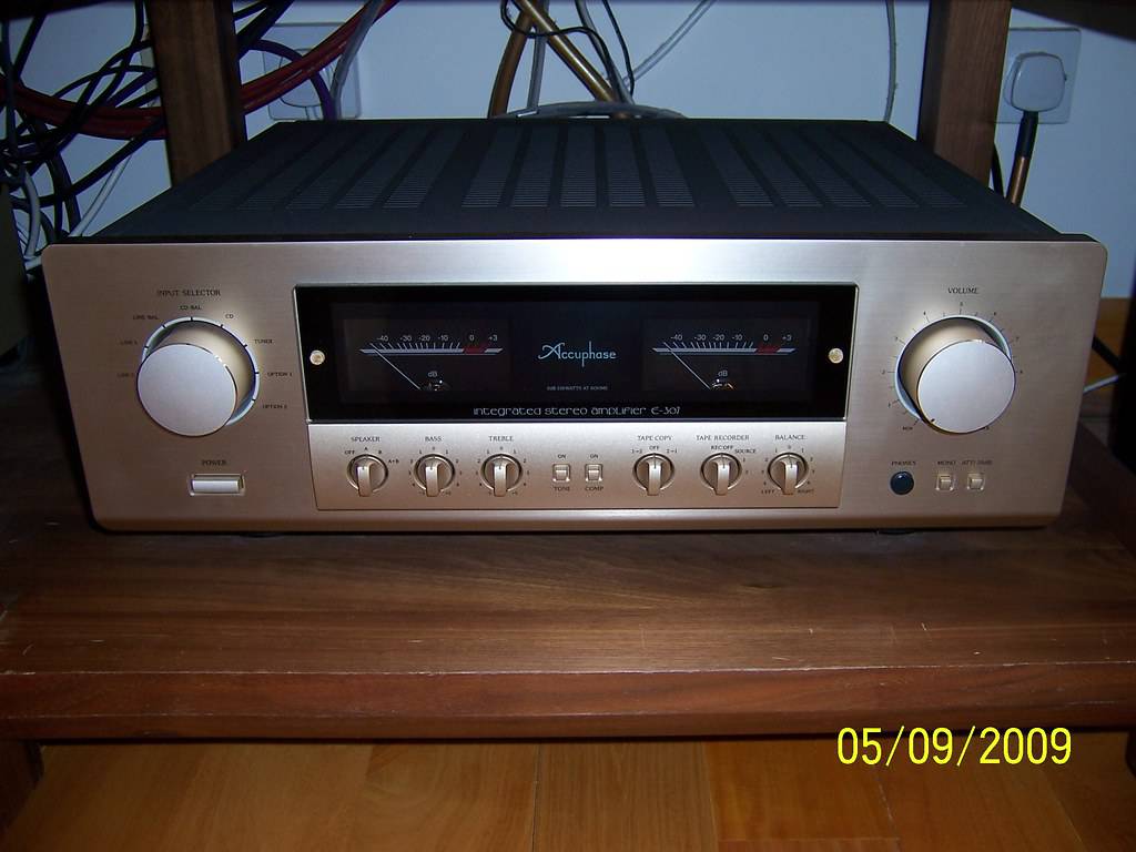 Accuphase E-307