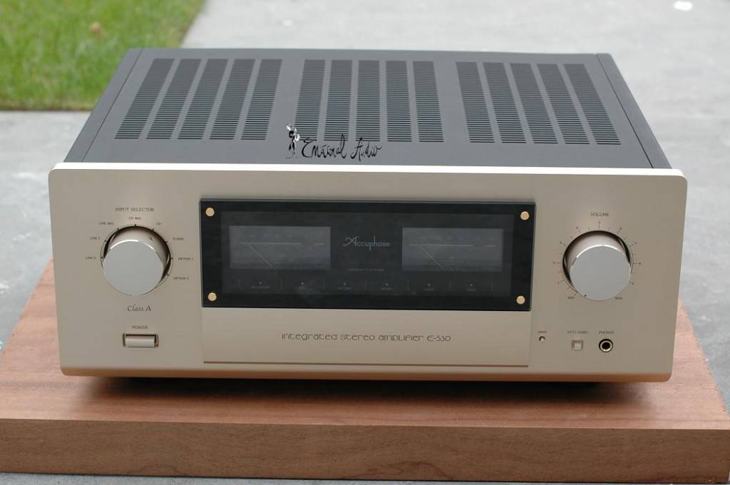 Accuphase E-530