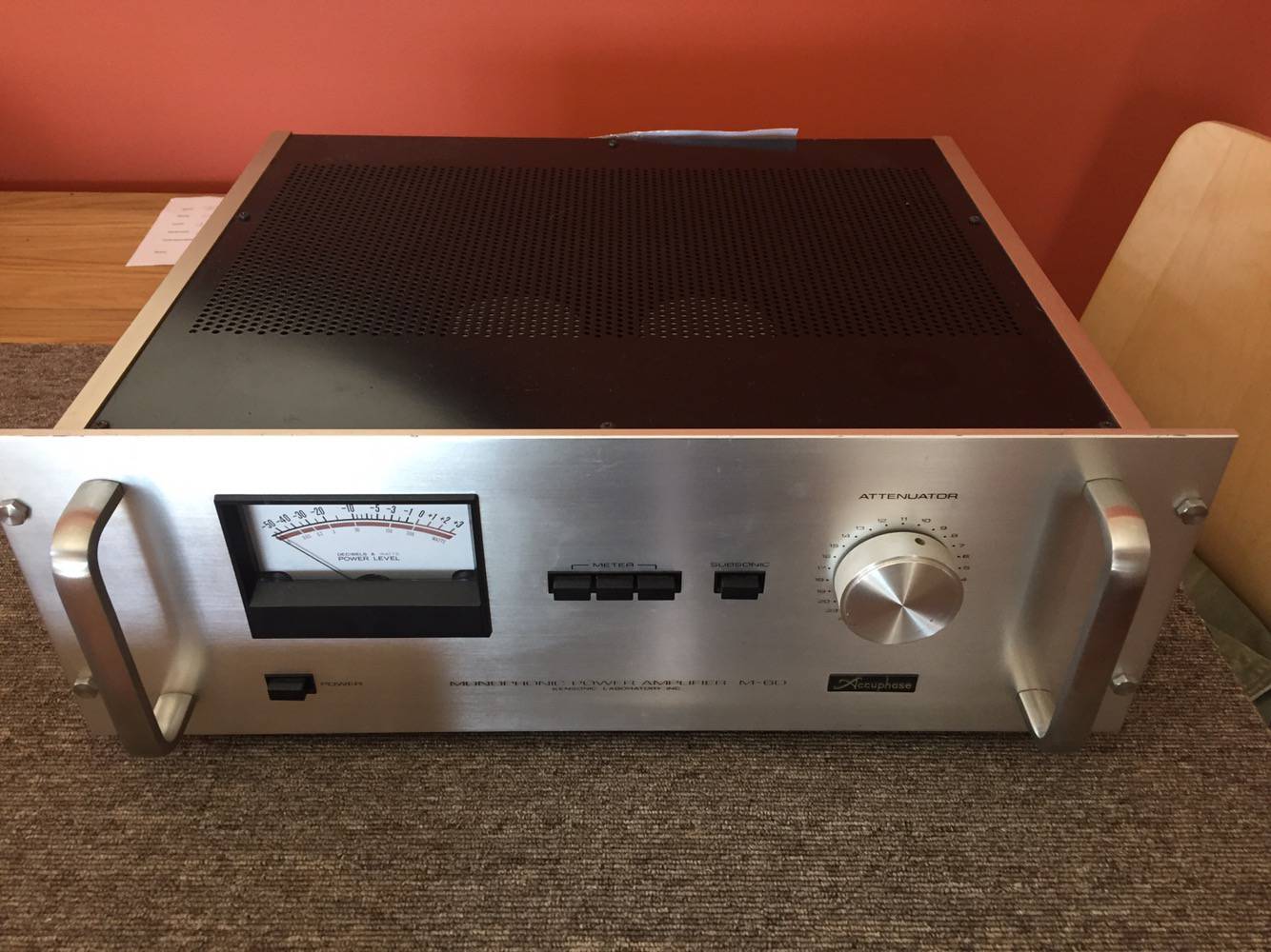 Accuphase M-60