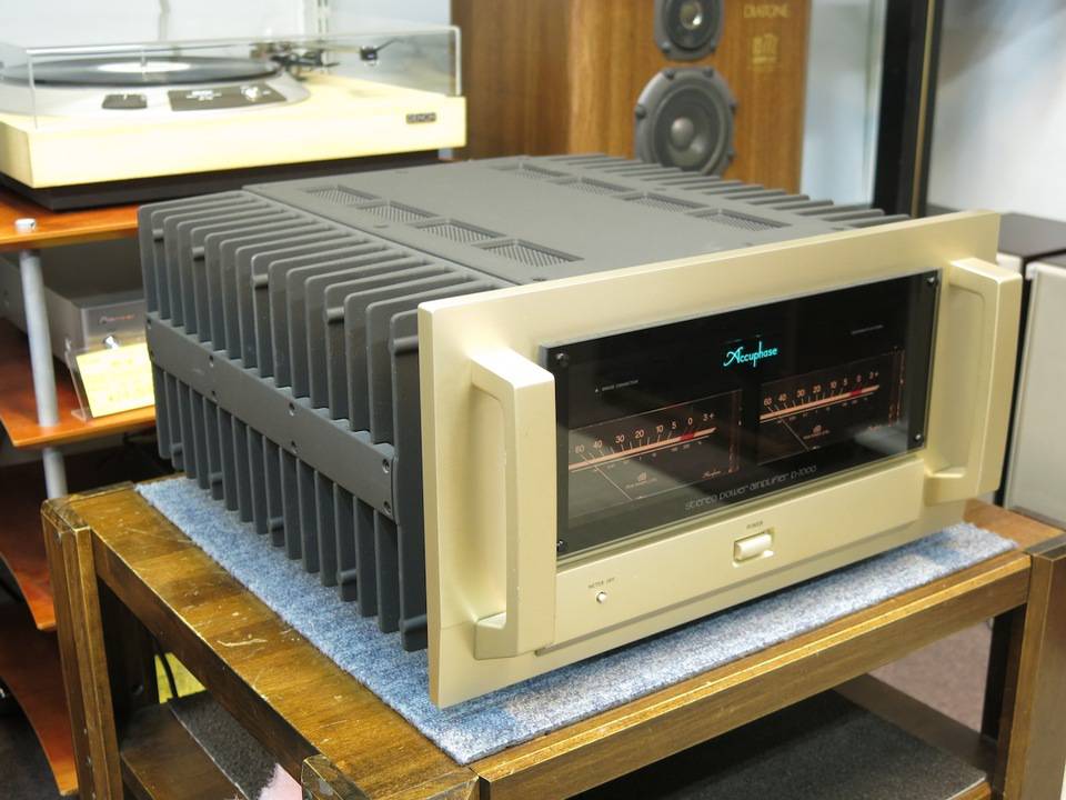 Accuphase P-7000