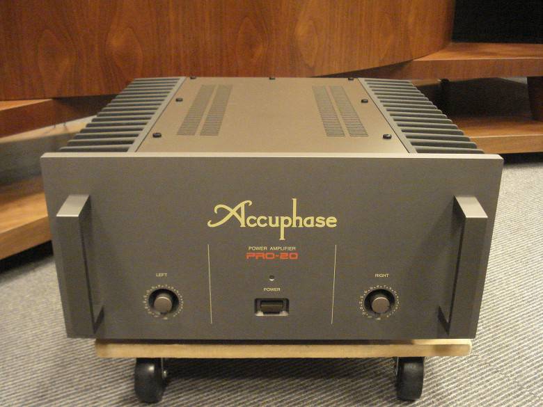 Accuphase Pro-20