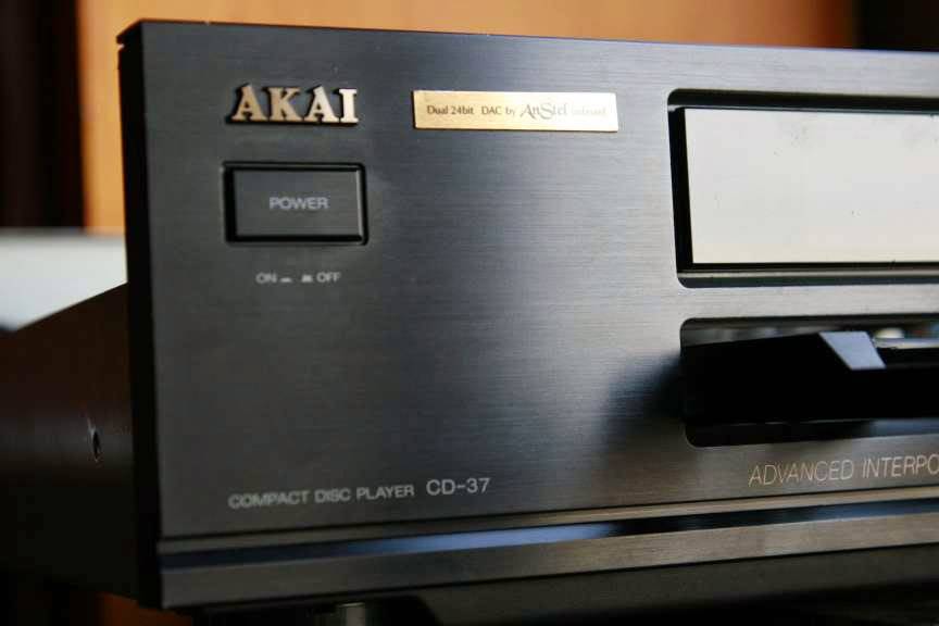 Akai CD-37