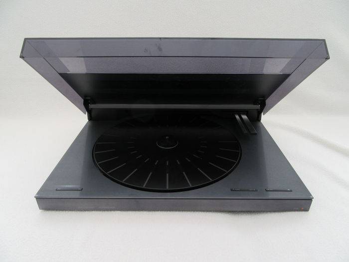 Bang and Olufsen Beogram 7000