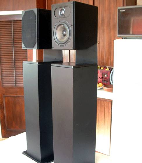 Bowers and Wilkins CM2