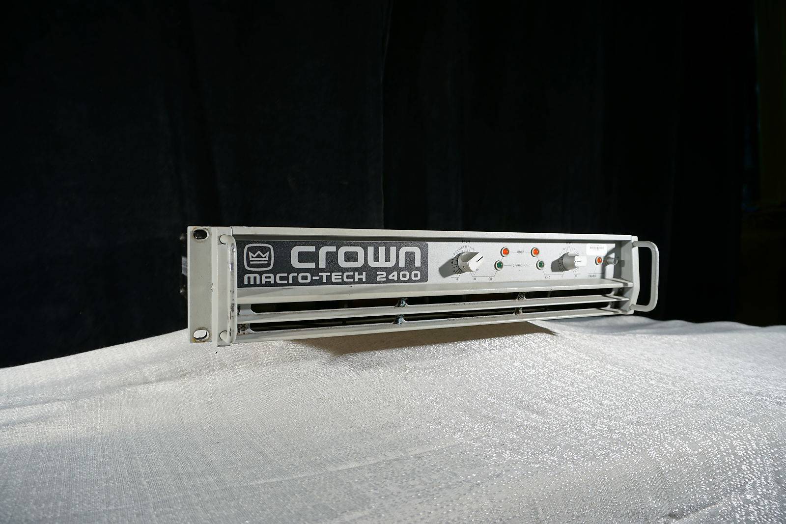 Crown Macro-Tech 2400