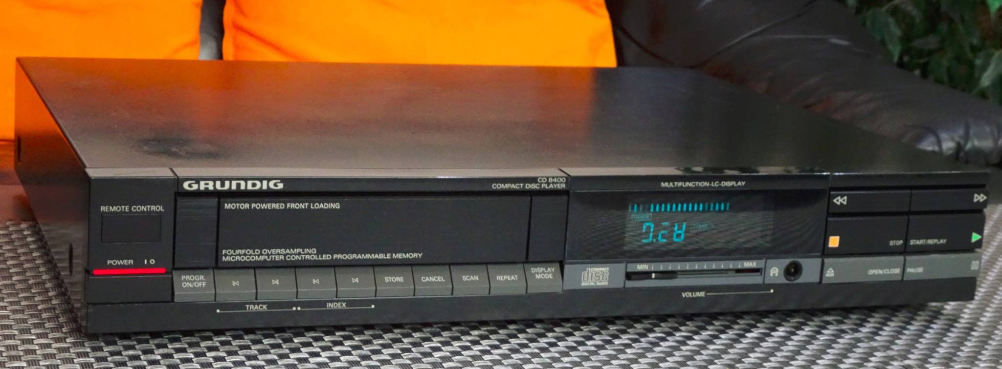 Grundig CD 8200