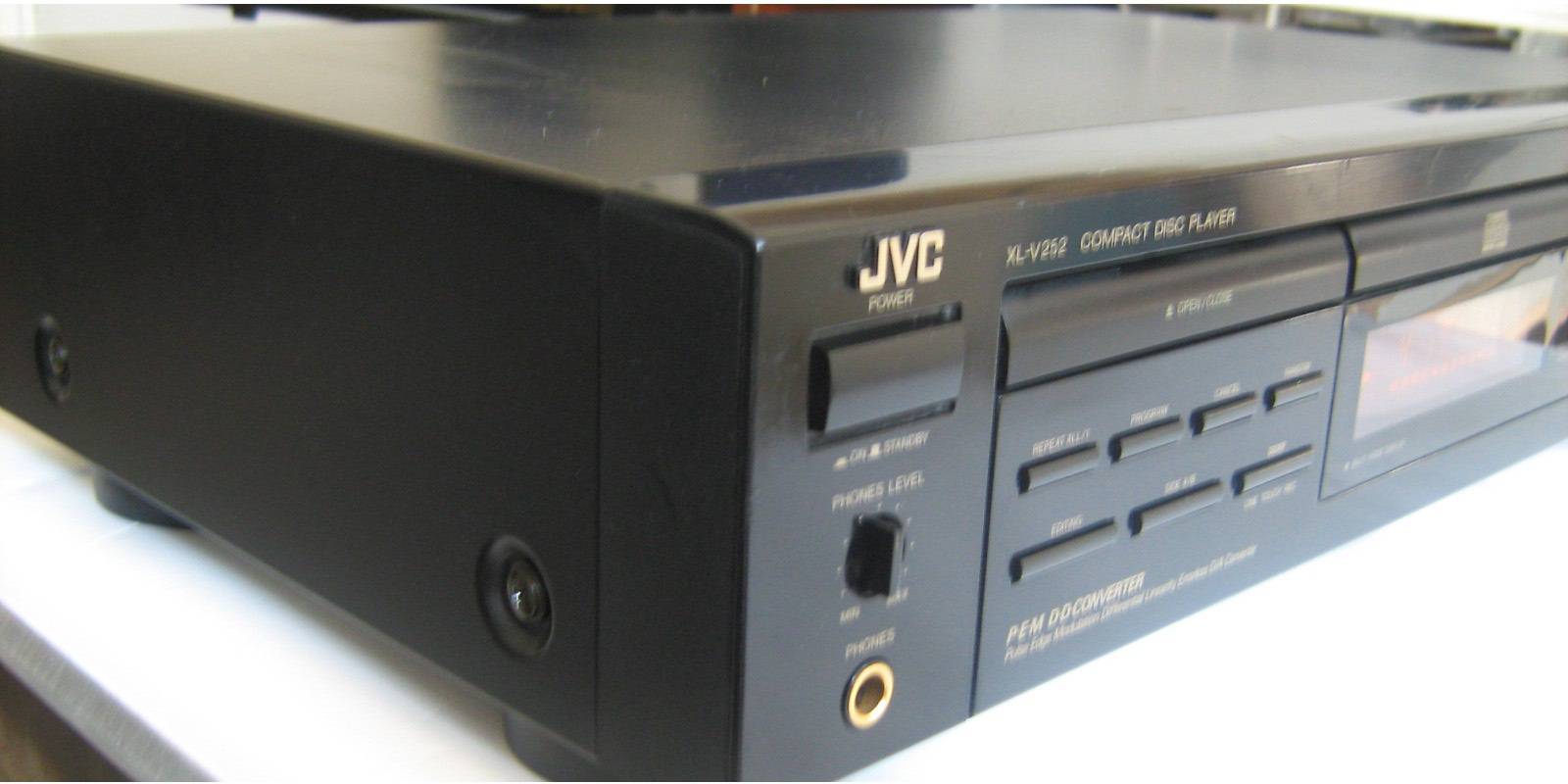 JVC XL-V252