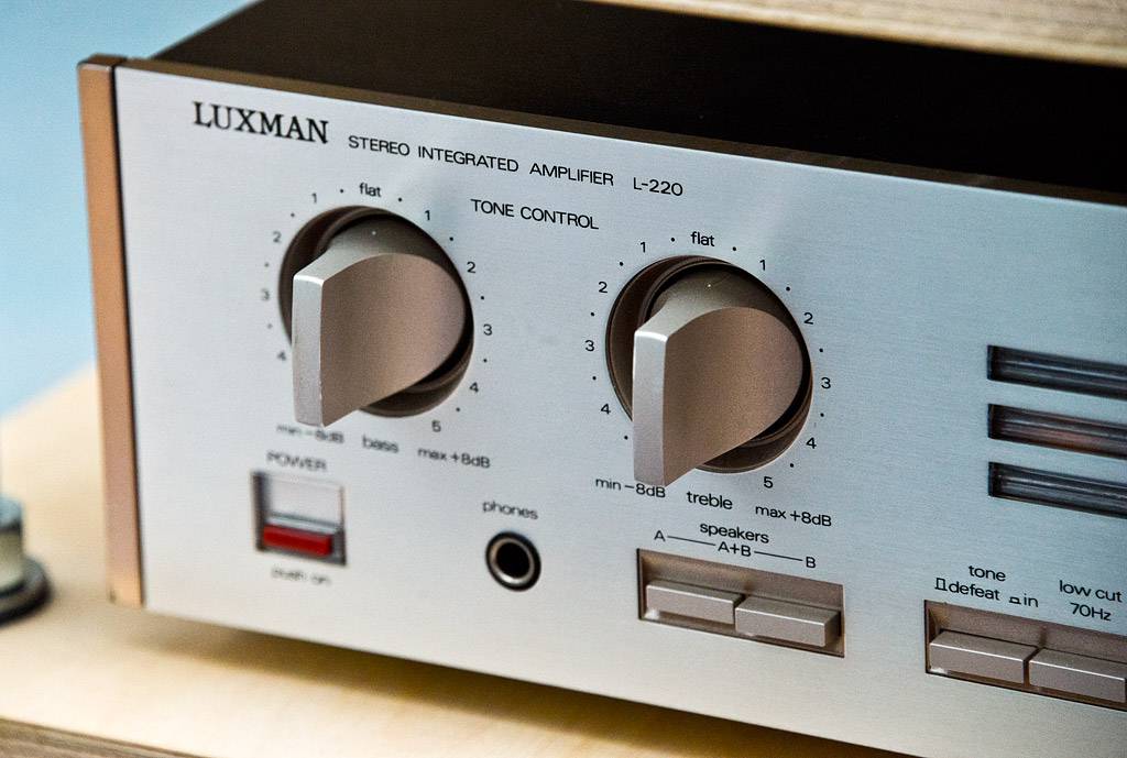Luxman L-220