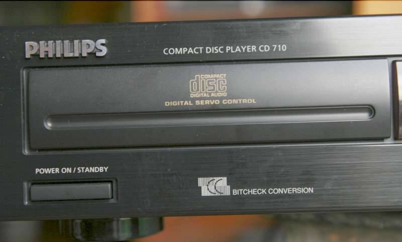 Philips CD710