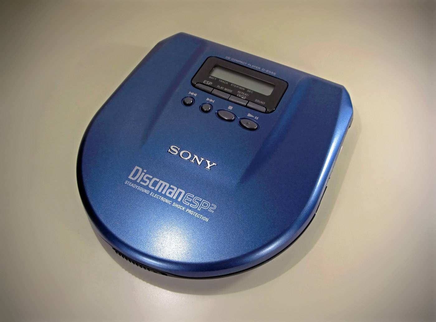 Sony D-E555