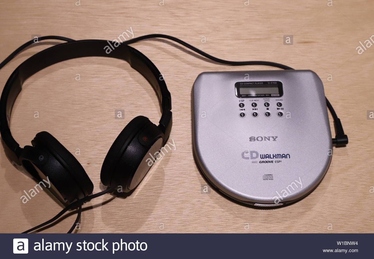 Sony D-E700