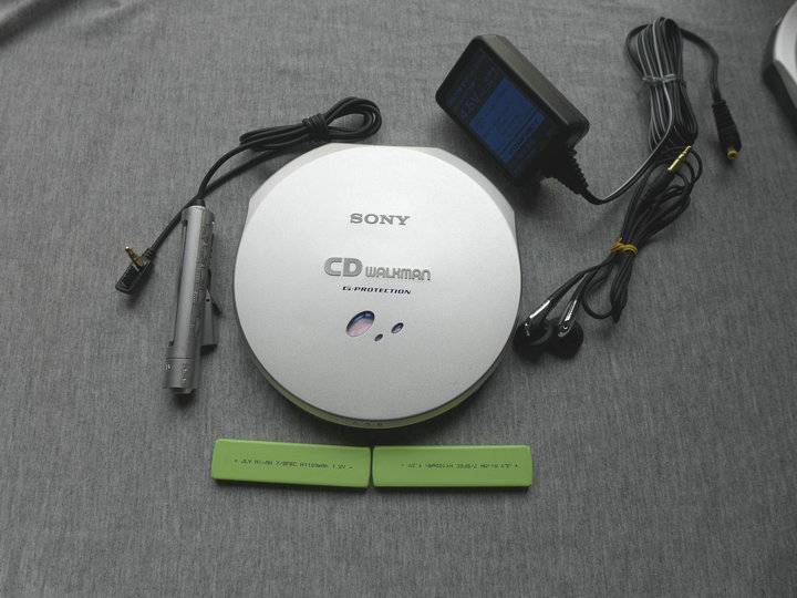 Sony D-EJ915