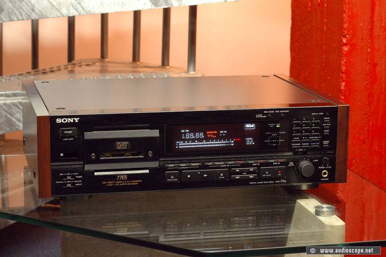 Sony DTC-77ES