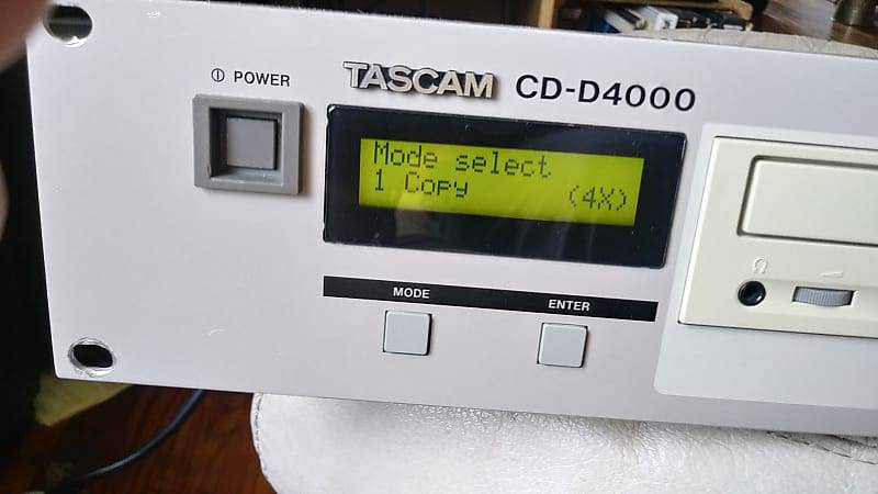 Tascam CD-D4000