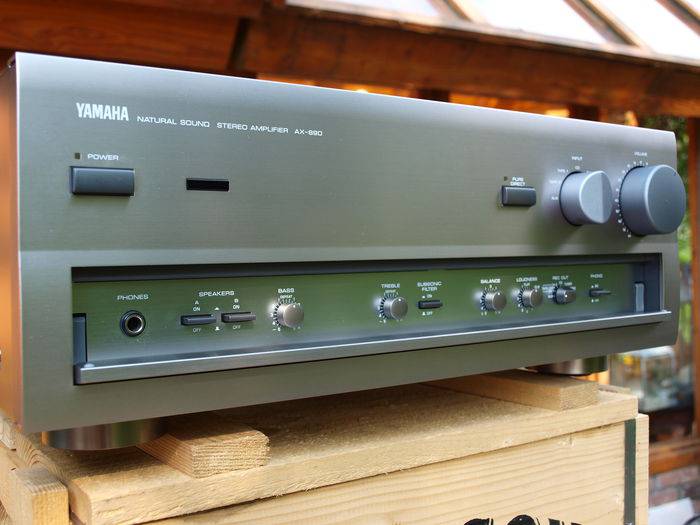 Yamaha AX-890